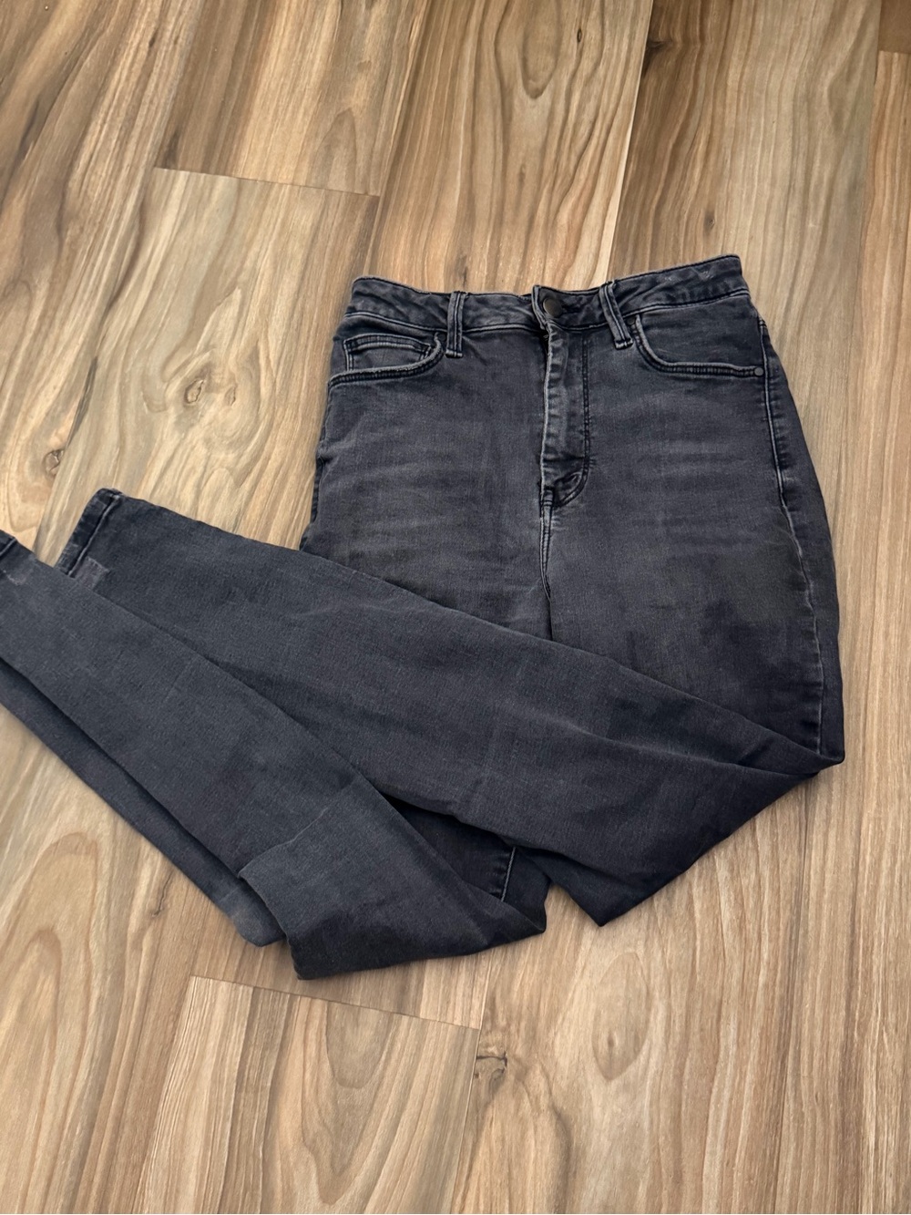 Black/gray distressed womans Slim Fit Jeans